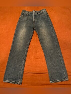 Reformation Women’s Relaxed Straight Jeans in Washed Blue